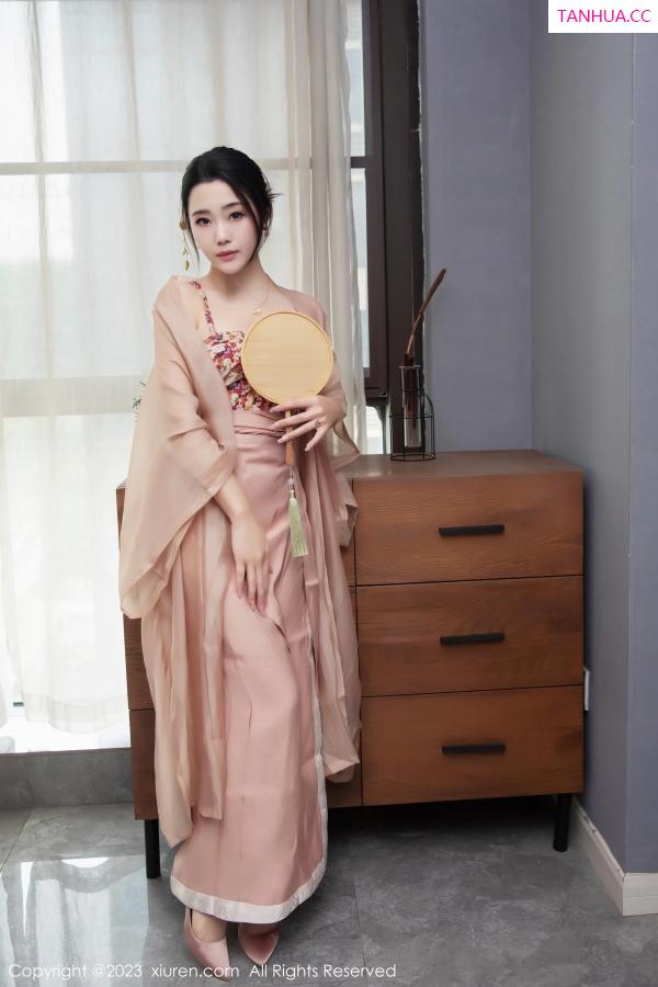   [XiuRen]高清写真图 2023.03.23 No.6457 严利娅Yuliya 汉服美臀第15张图片